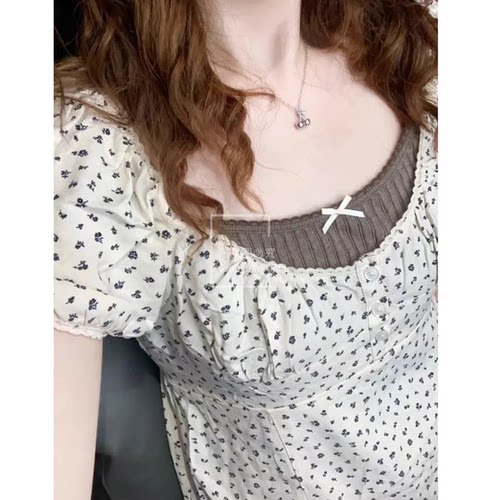 BM新款碎花单排扣一字肩短袖衬衫上衣女bm百搭修身显瘦泡泡袖T恤