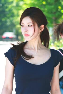 Brandy girl bm V领露锁骨T恤女2024新款赵露思同款短袖小众上衣