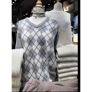 Brandy bm浅灰学院风菱格纹V领毛衣女灰色宽松套头针织衫复古