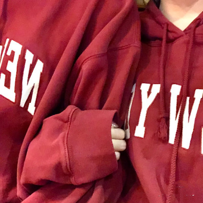 bm学院风刺绣连帽宽松红色卫衣