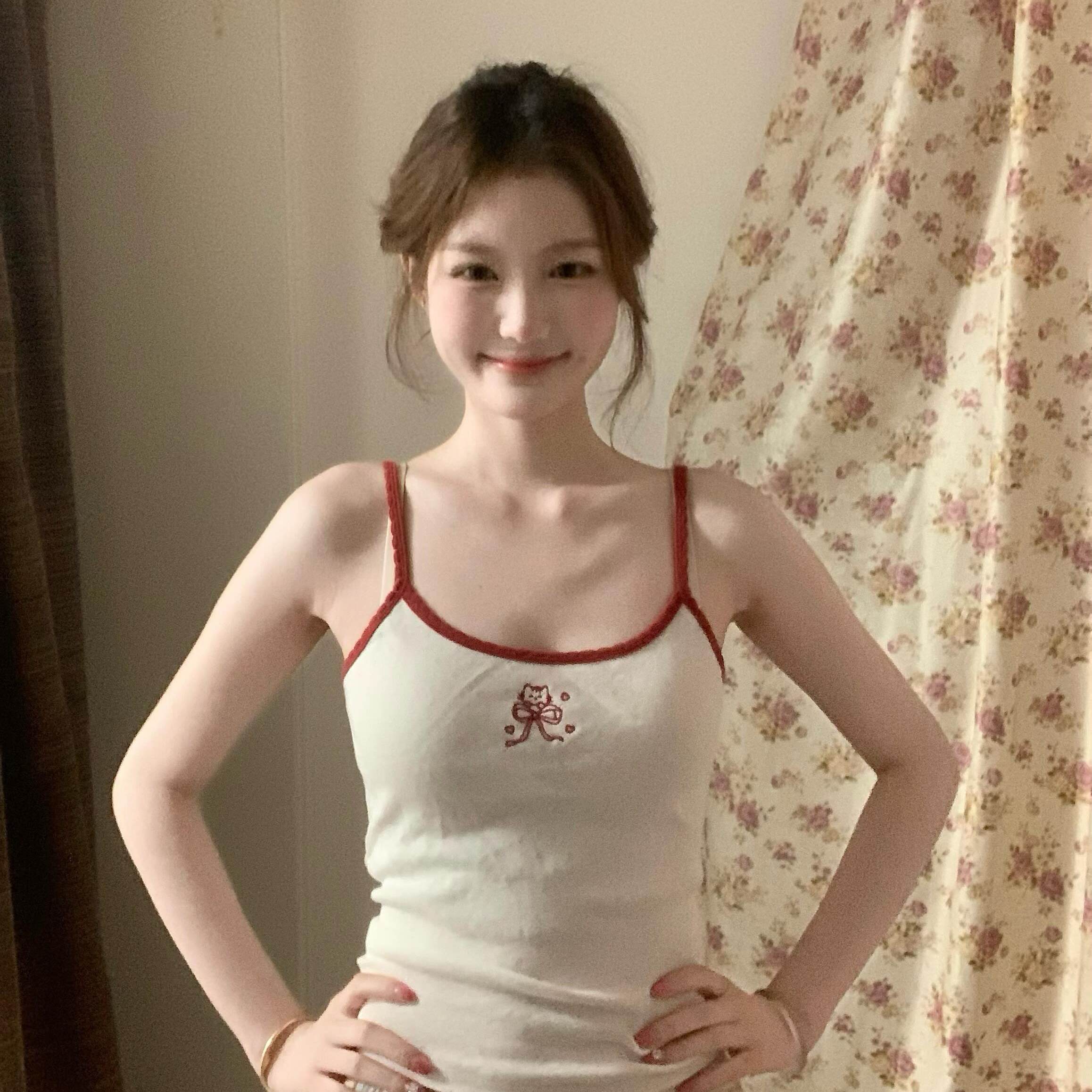 Brandy bm卡通风猫咪刺绣吊带背心女修身显瘦带胸垫可爱上衣,女装/女士精品,背心吊带,淘宝优惠券,粉丝福利购,淘宝优惠卷