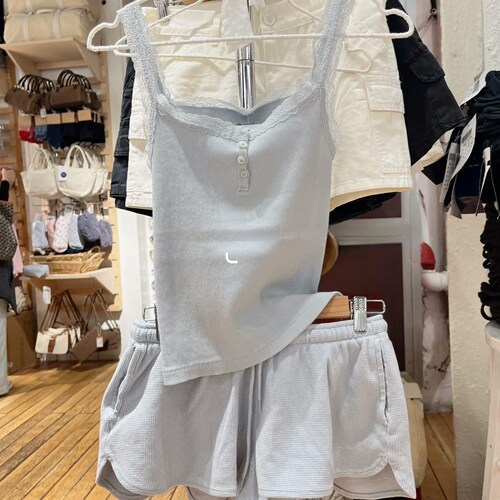 Brandy bm美式浅蓝蕾丝边三粒扣外穿小吊带背心女夏季2025新上衣