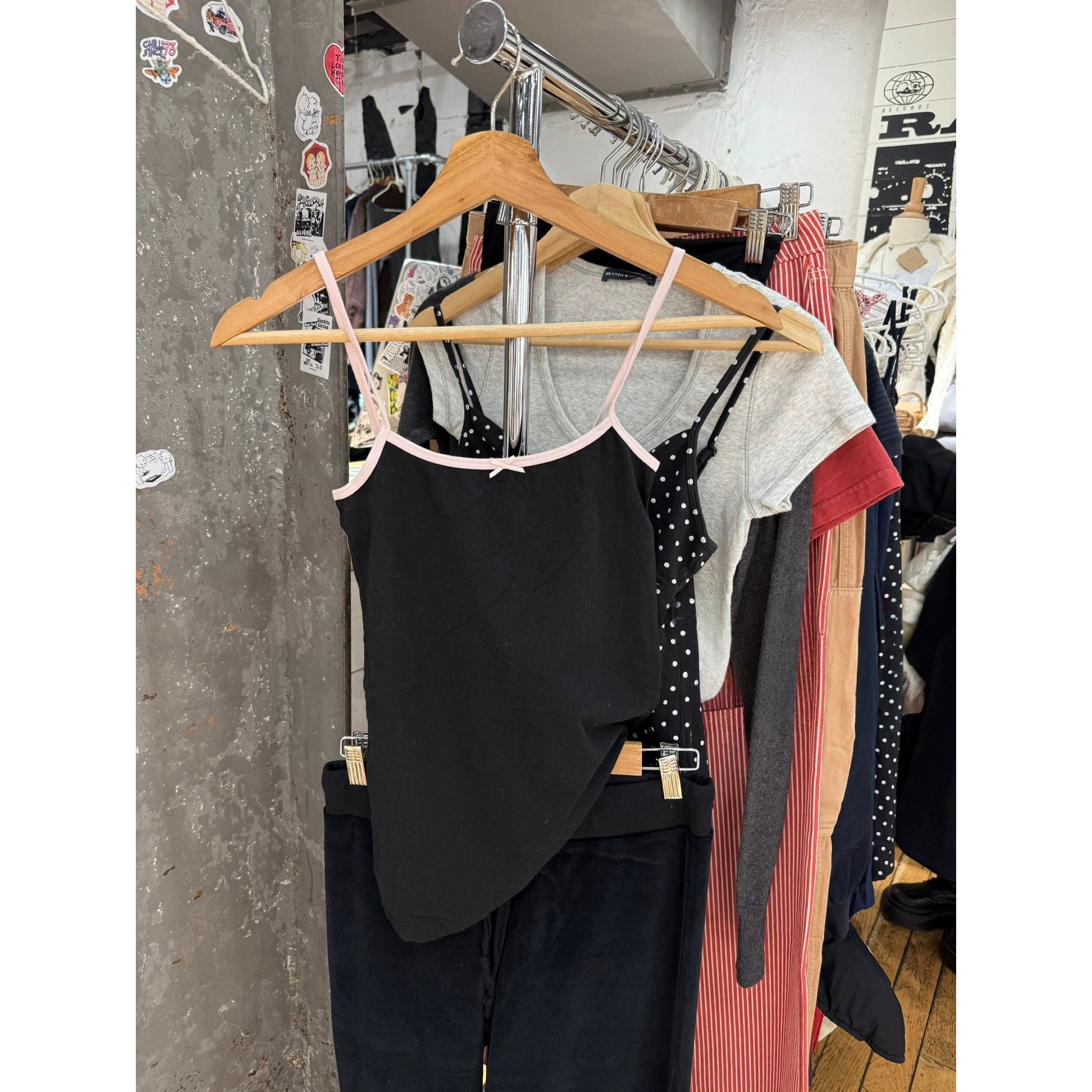 Brandy bm紫色撞色边黑色蝴蝶结吊带背心女甜美撞色边百搭上衣,女装/女士精品,背心吊带,淘宝优惠券,粉丝福利购,淘宝优惠卷