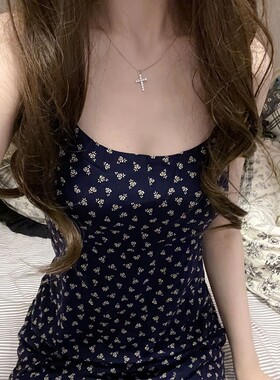 Brandy girl bm韩系复古藏蓝色碎花v领修身短款吊带连衣裙女夏季