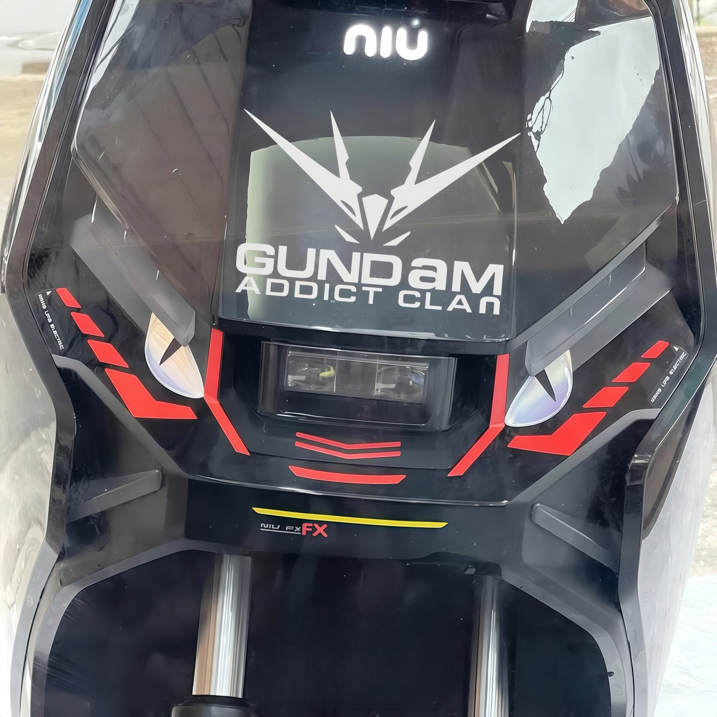 适用小牛FXT电动车贴纸前脸拉花