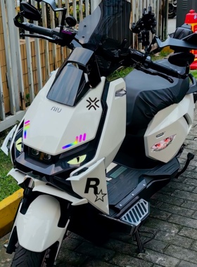 适用小牛FXT/FX电动车头恶魔眼睛贴纸装饰定风翼配件改装车贴拉花