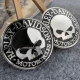 Пара модернизированных акриловых медалей с черепами (7,4 см).