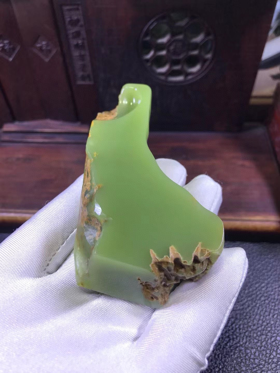 和田玉东北籽料透闪石玉析木黄绿河磨玉画龙料手把石原石重138克