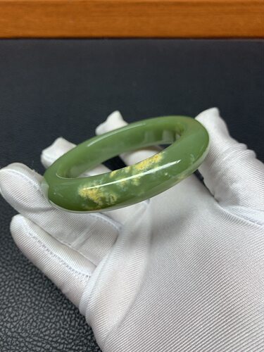 天然和田玉东北籽料岫岩玉河磨玉椴树林黄绿肉洒金烟花皮手镯64克