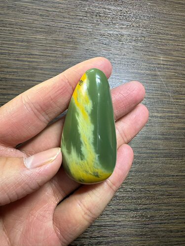 天然和田玉析木河磨玉椴树林特色小原石47克厂家直销定制定做正品