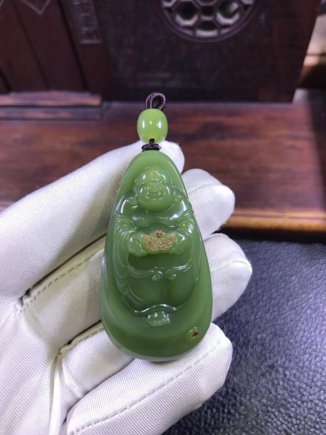 天然和田玉东北籽料析木绿河磨玉大肚佛佛祖挂坠46克结构均匀