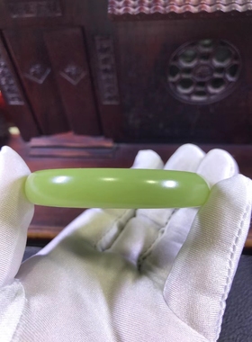 东北籽料析木河磨玉椴树林黄绿肉手镯53.7口玉质细腻结构均匀50克