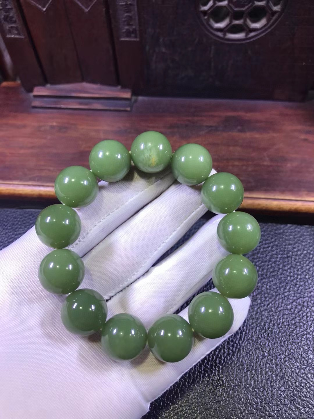 和田玉析木河磨玉椴树林一粒皮手链手串98克东北透闪石玉手镯正品