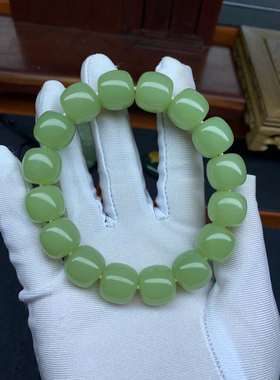 和田玉析木河磨玉手链手串重79克一手货源性价比高苹果手机拍摄