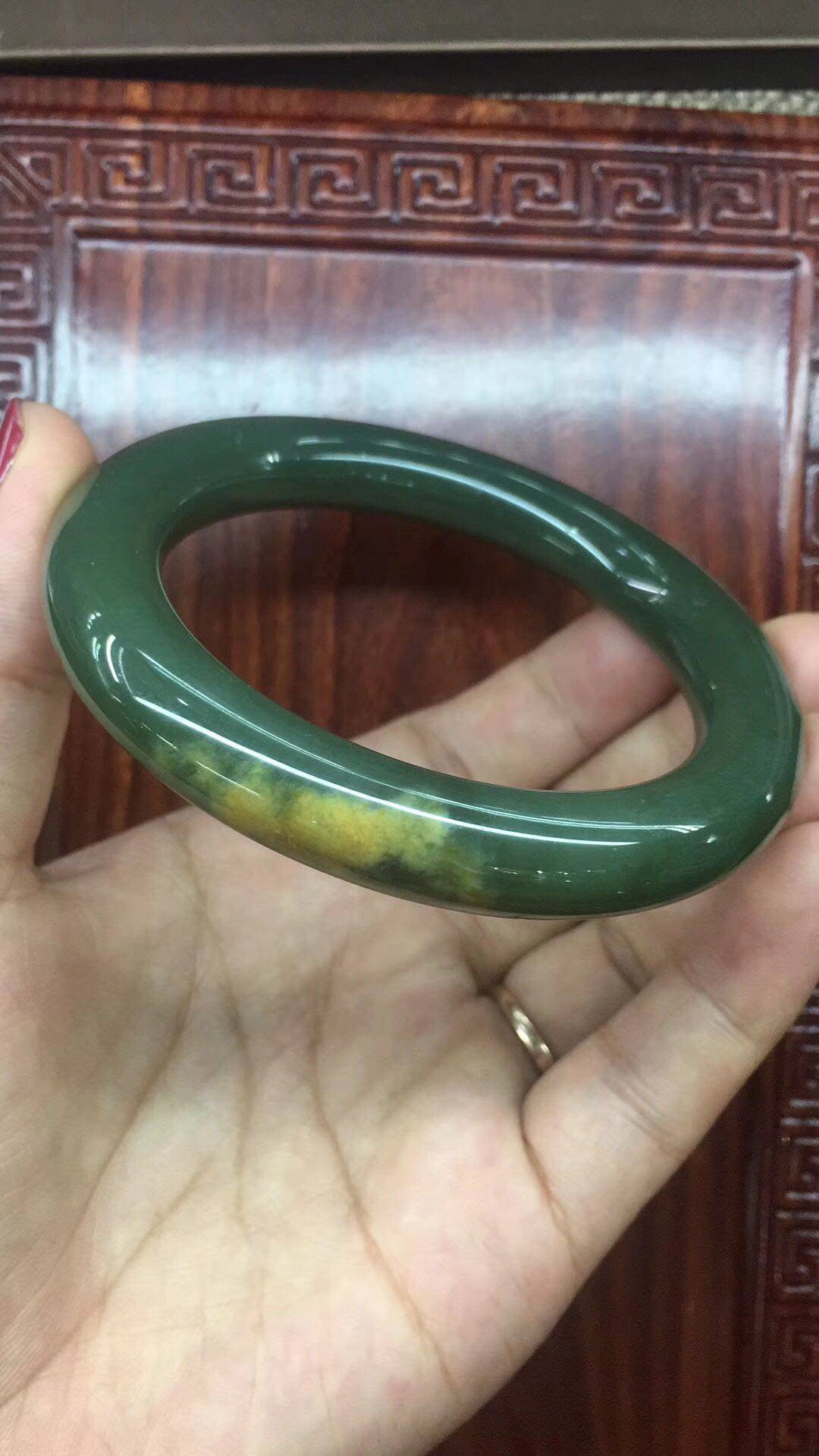 析木绿河磨玉手镯复古圆条镯岫岩玉精品女款带皮规格56口径厂直销