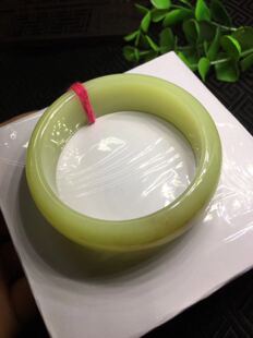 天然岫岩黄白老玉手镯女款带糖小口径透闪石玉精品厂家直销53口径