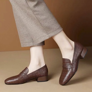 2026春季新款女鞋方头粗跟单鞋女羊皮女士小皮鞋百搭棕色低跟鞋子