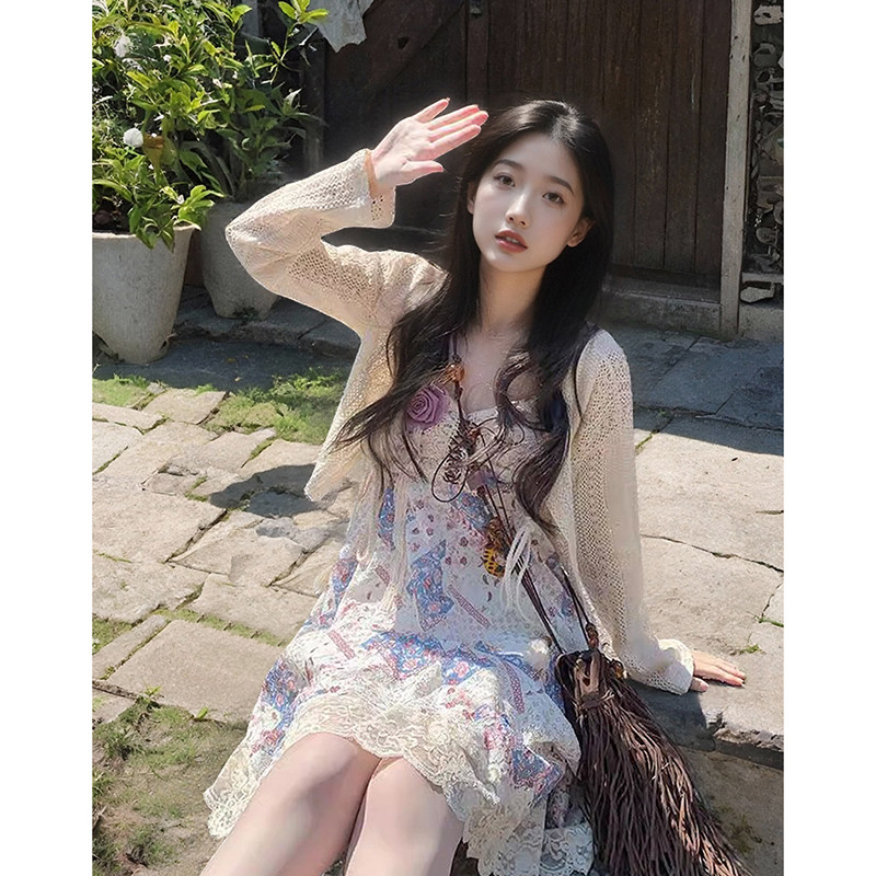 现货 2026夏季新款小众复古碎花蕾丝花苞玫瑰绑带吊带连衣裙女