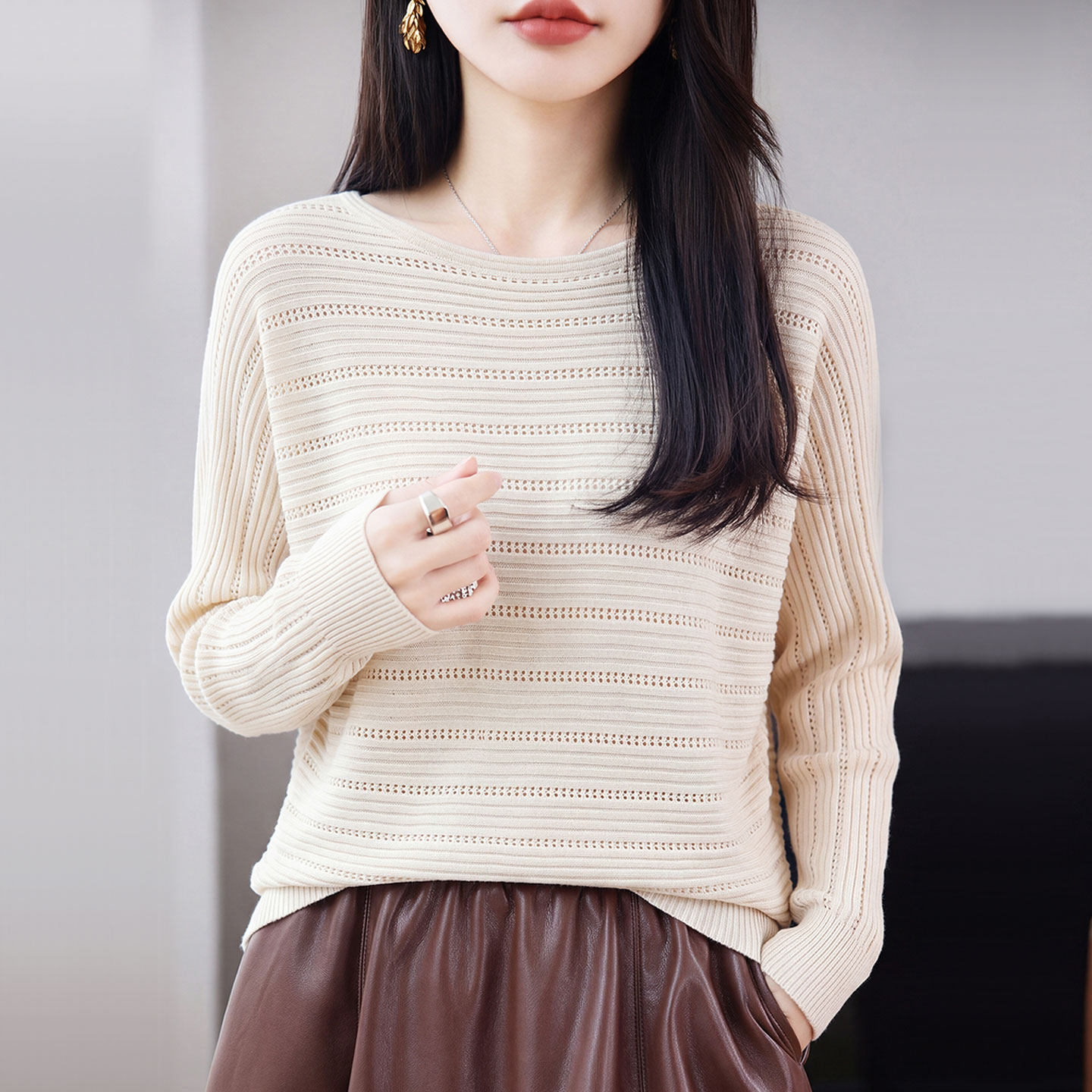 圆领针织女士毛衣打底衫