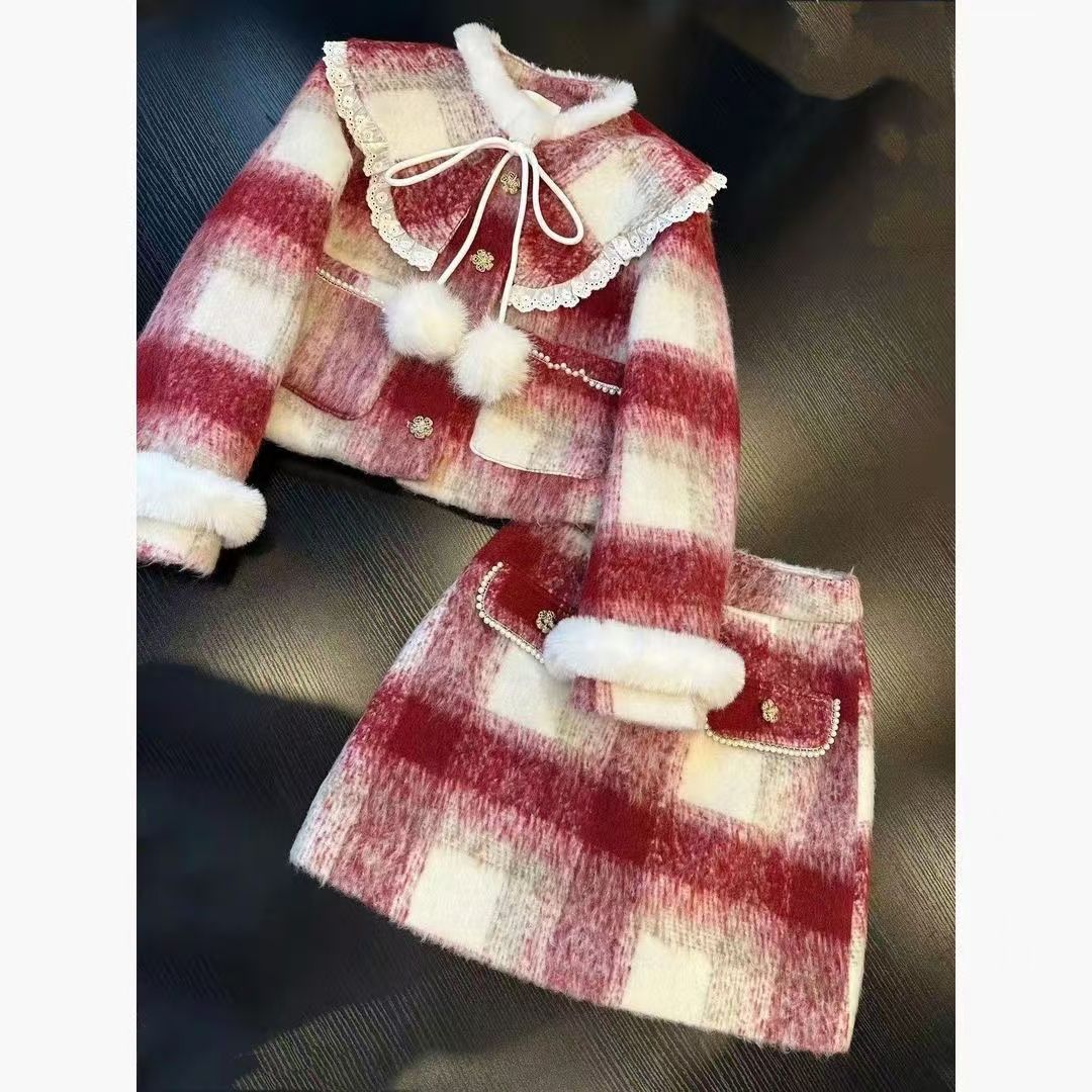 新年深冬一整套穿搭过年小香风miu系富家千金ootd红色战袍两件套