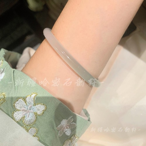 远山黛天然冰种玛瑙美人条圆条正宽油青绿玉髓手镯半山半水珠宝