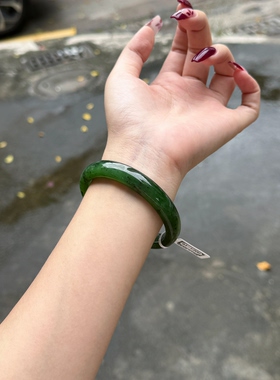 天然俄料和田玉碧玉手镯女款菠菜绿和田玉手镯碧玉猕猴桃送人女生