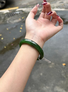天然俄料和田玉碧玉手镯女款菠菜绿和田玉手镯碧玉猕猴桃送人女生