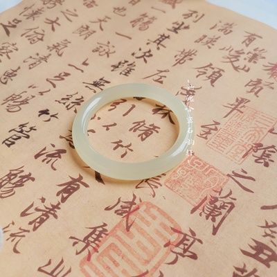 新中式青白玉晴水色手镯