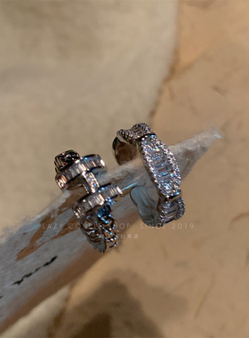 快来抄作业！冷淡风时髦叠戴戒指女ins小众轻奢字母H锆石开口指环