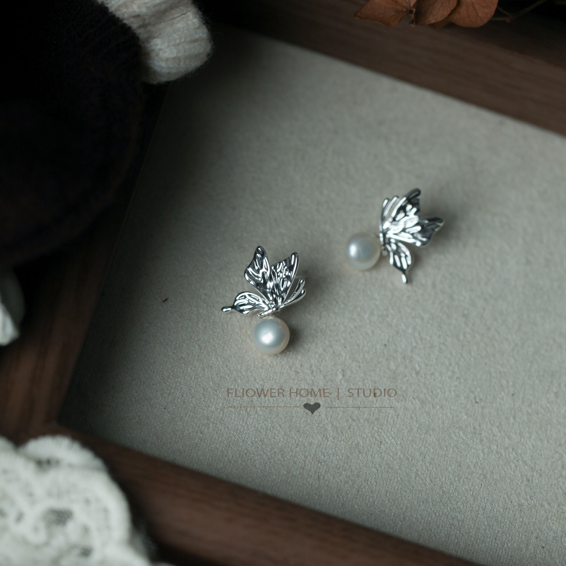 白金色蝴蝶天然珍珠设计感耳环