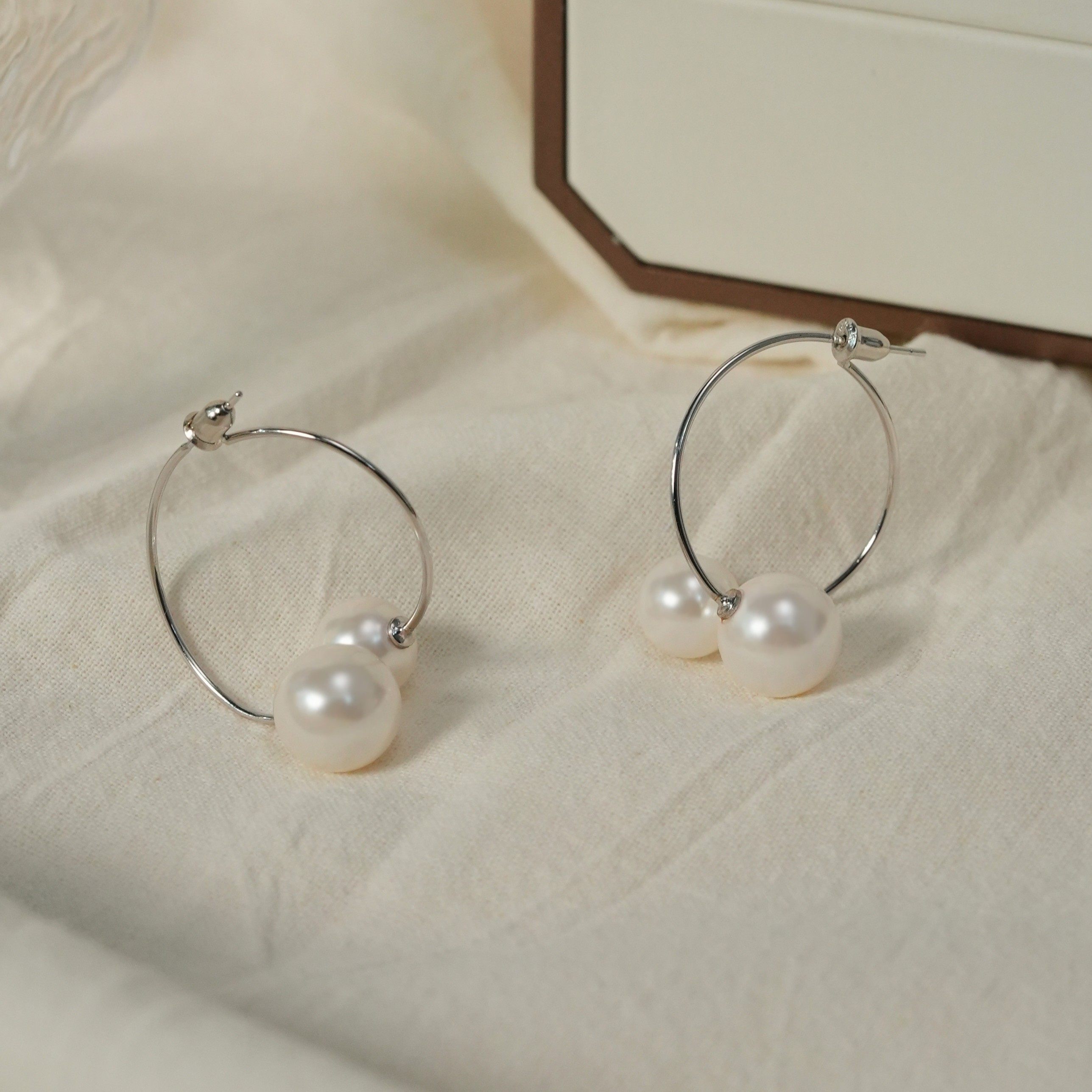 丽沁 925银仿珍珠耳饰 小众设计感双C珠珠耳环女高级感轻奢耳钉,饰品/流行首饰/时尚饰品新,银饰耳饰,淘宝优惠券,粉丝福利购,淘宝优惠卷