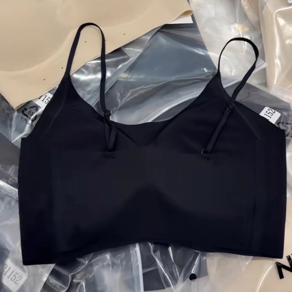 诗歌兰2025超薄小可爱果冻文胸