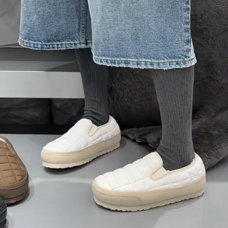 诗歌兰奶奶鞋女2025秋季款羽绒布加绒保暖厚底单鞋羊羔毛套脚棉鞋