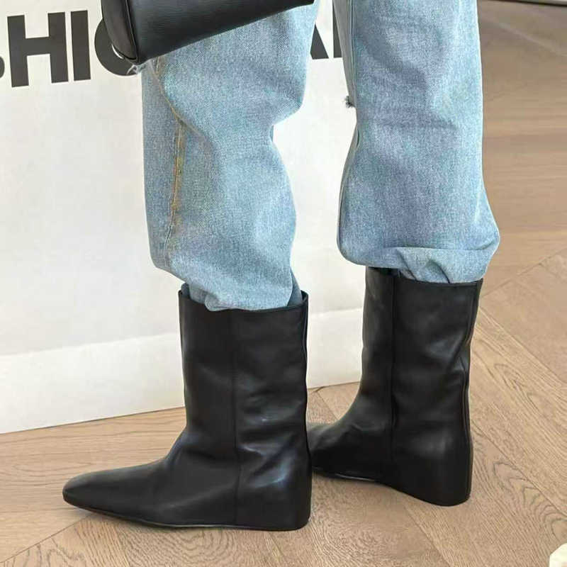 诗歌兰女鞋2025新款马丁靴