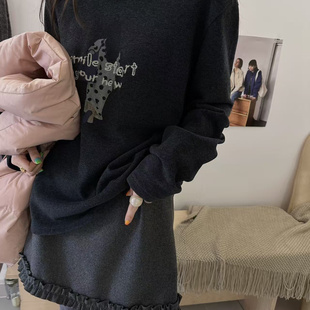 卡通字母刺绣设计宽松休闲百搭加绒T恤衫 新款 女 冬季 ONE26153正版