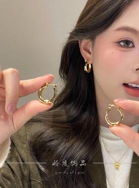 恰度金色法式不规则素圈耳扣轻奢百搭日韩流光小耳环潺流耳圈素圈