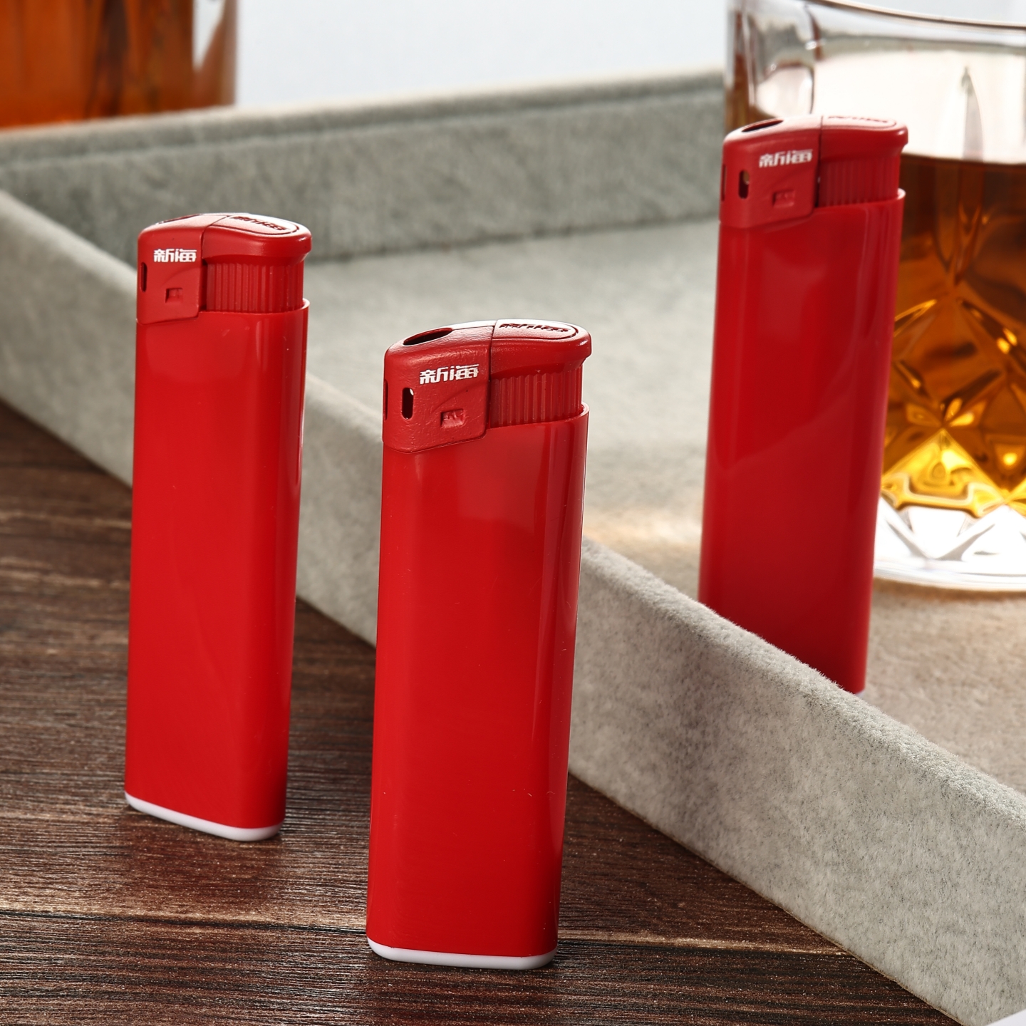 高端一次性电子明火打火机红色