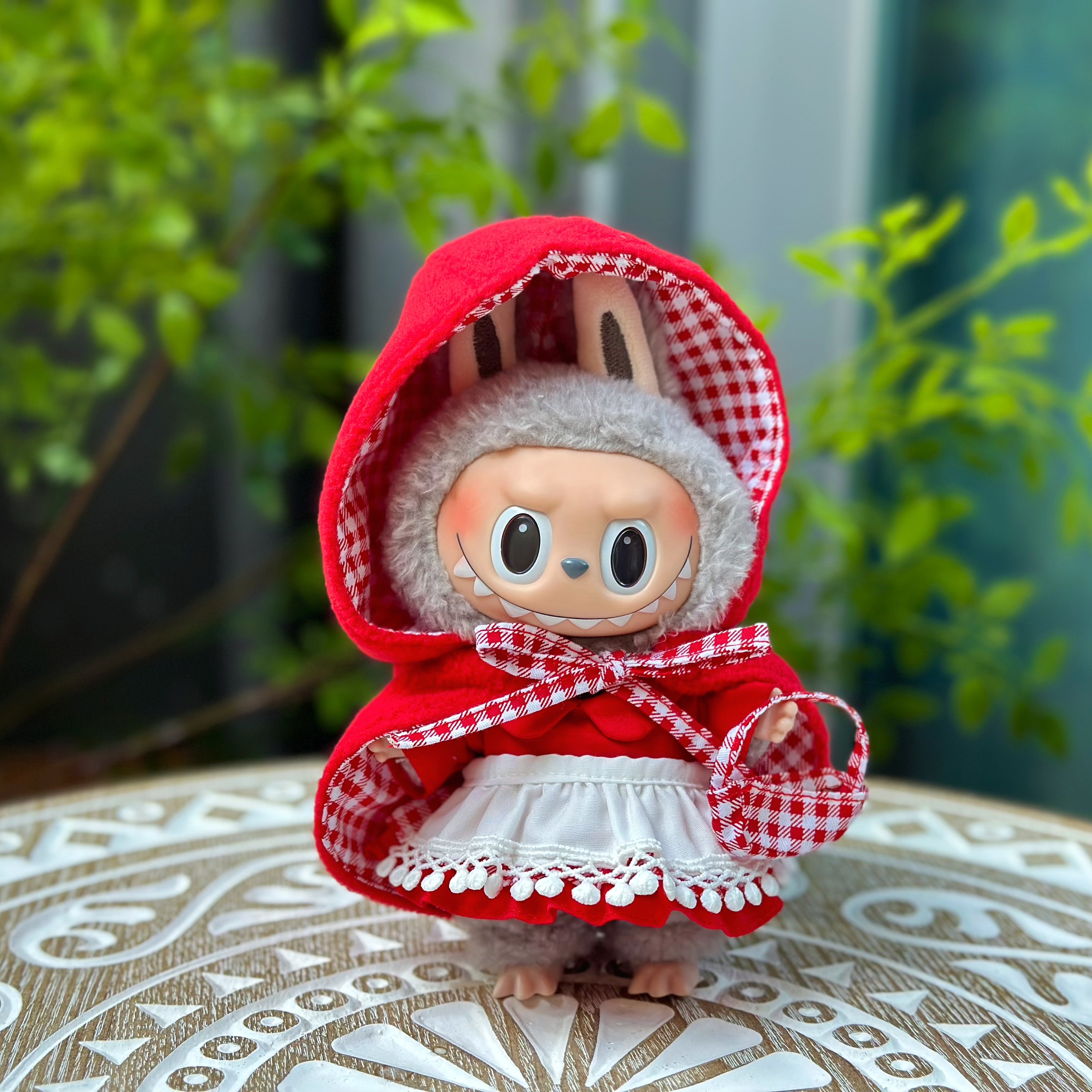 一二三代labubu挂件衣服搪胶公仔坐坐派对拉布布泡泡玛特玩偶娃衣