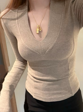 欧货2024冬季新款纯色拼接v领垫肩显瘦打底衫女时尚洋气百搭上衣