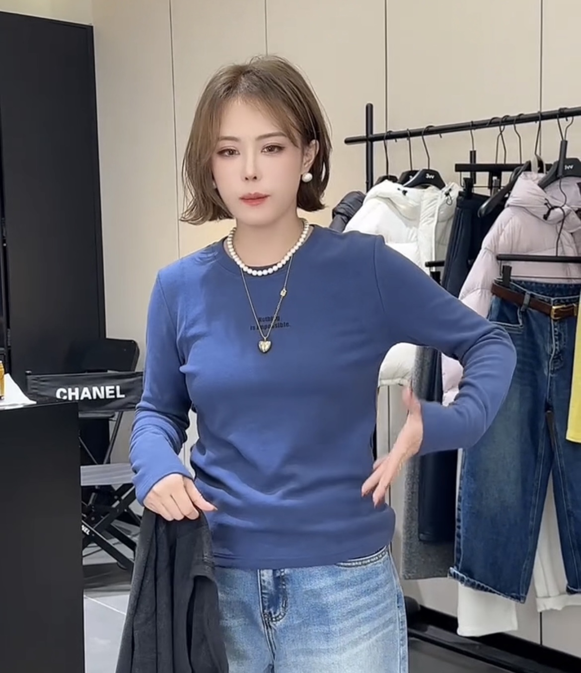 欧洲站2025冬季新款字母印花磨毛t恤女时尚洋气百搭长袖套头上衣