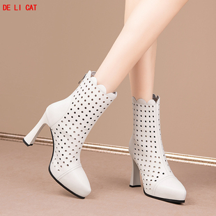 2023年新款夏季高帮洞洞鞋女英伦风时尚短筒镂空马丁靴高跟凉靴子