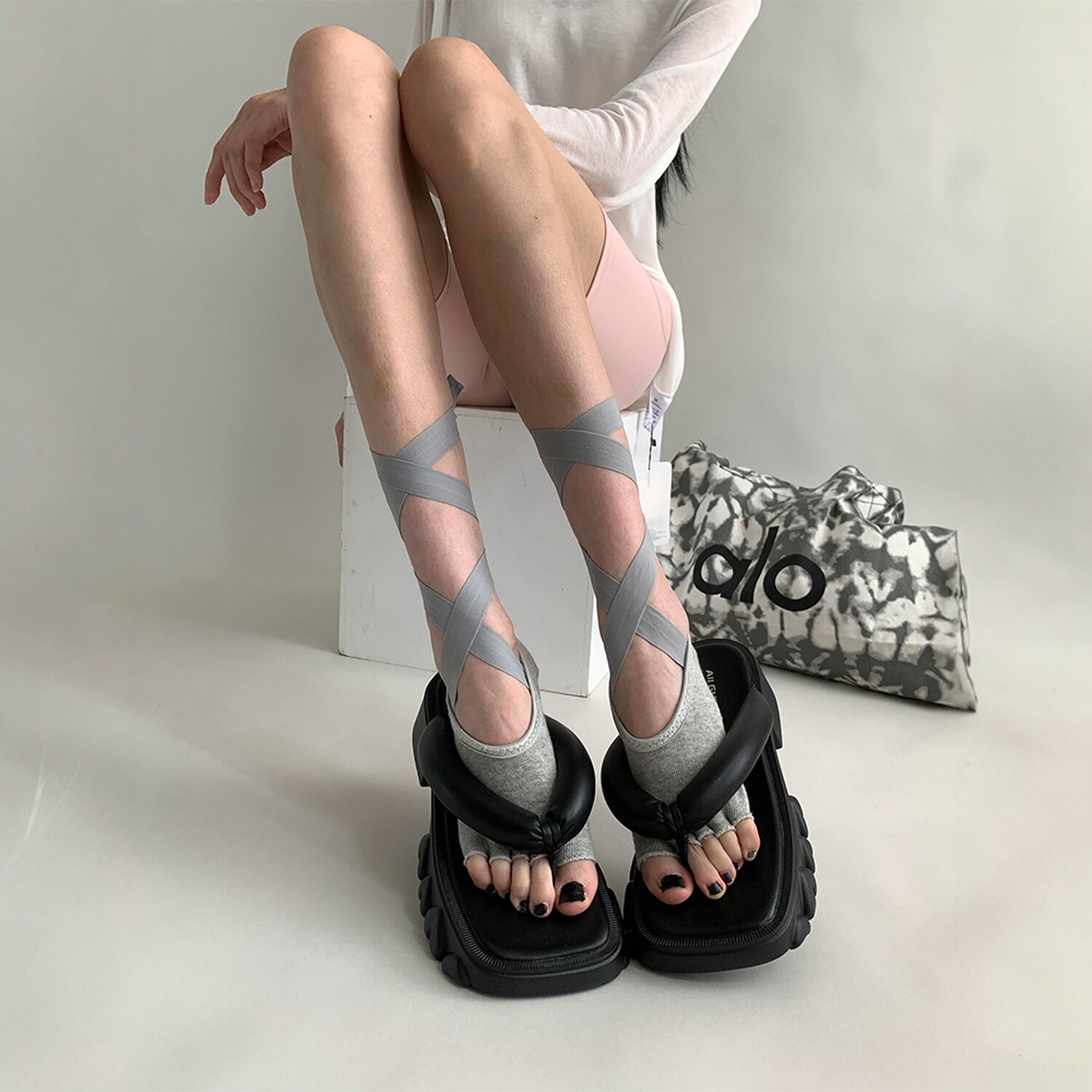 袜子女普拉提瑜伽防滑硅胶运动五指袜透气绑带分趾袜芭蕾舞蹈短袜