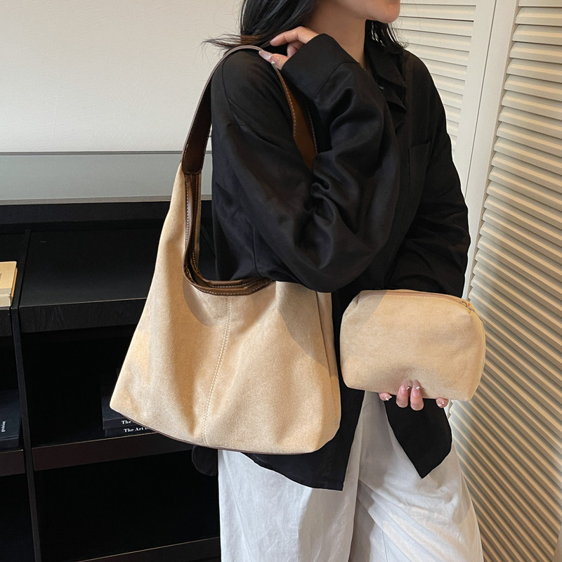 大容量包包女2025新款秋季百搭休闲单肩子母包今年流行通勤托特包