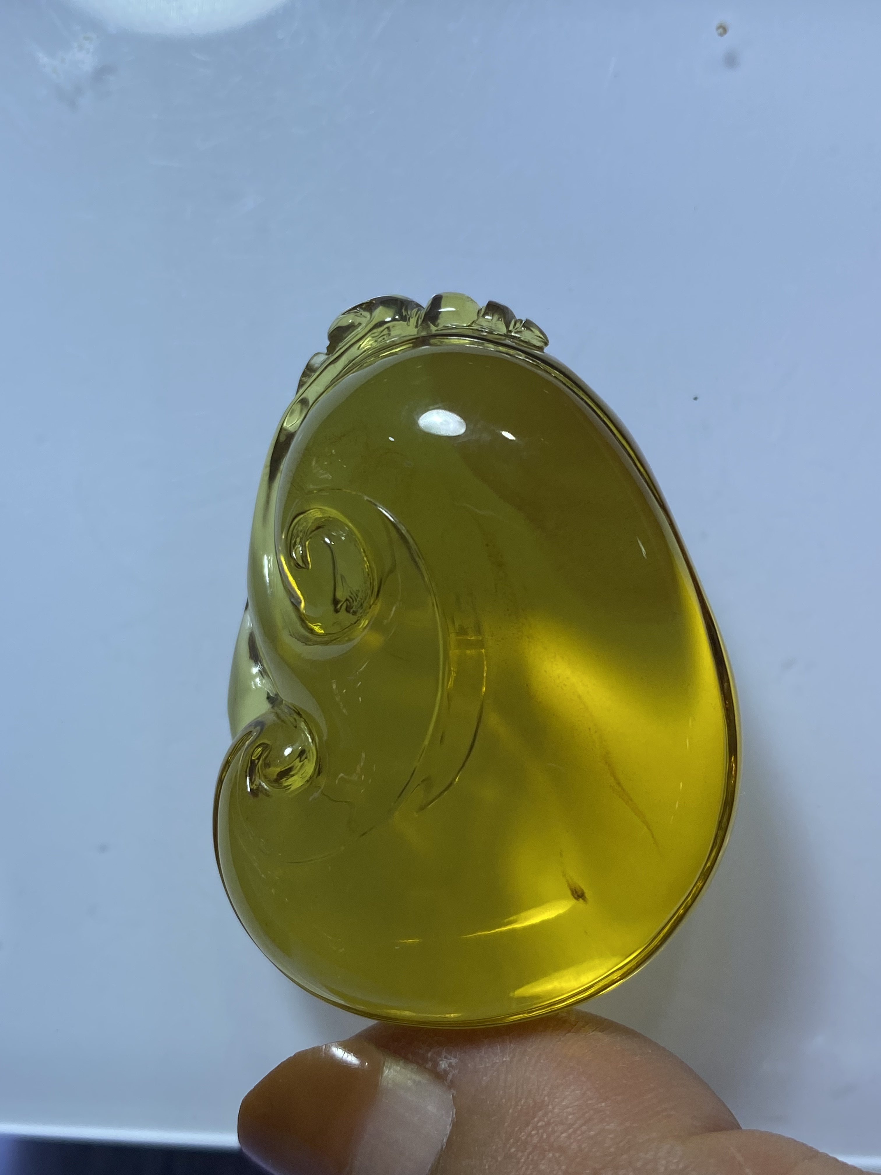 缅甸天然琥珀，金蓝珀如意吊坠，12.8克