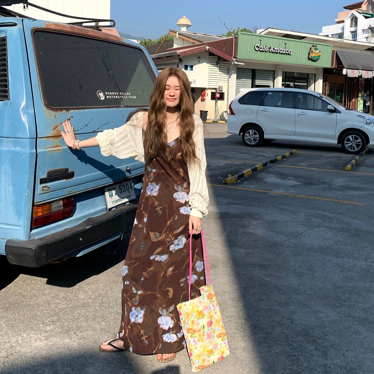 大码胖mm高个子显瘦v领印花吊带连衣裙女显白显瘦度假后打揽长裙