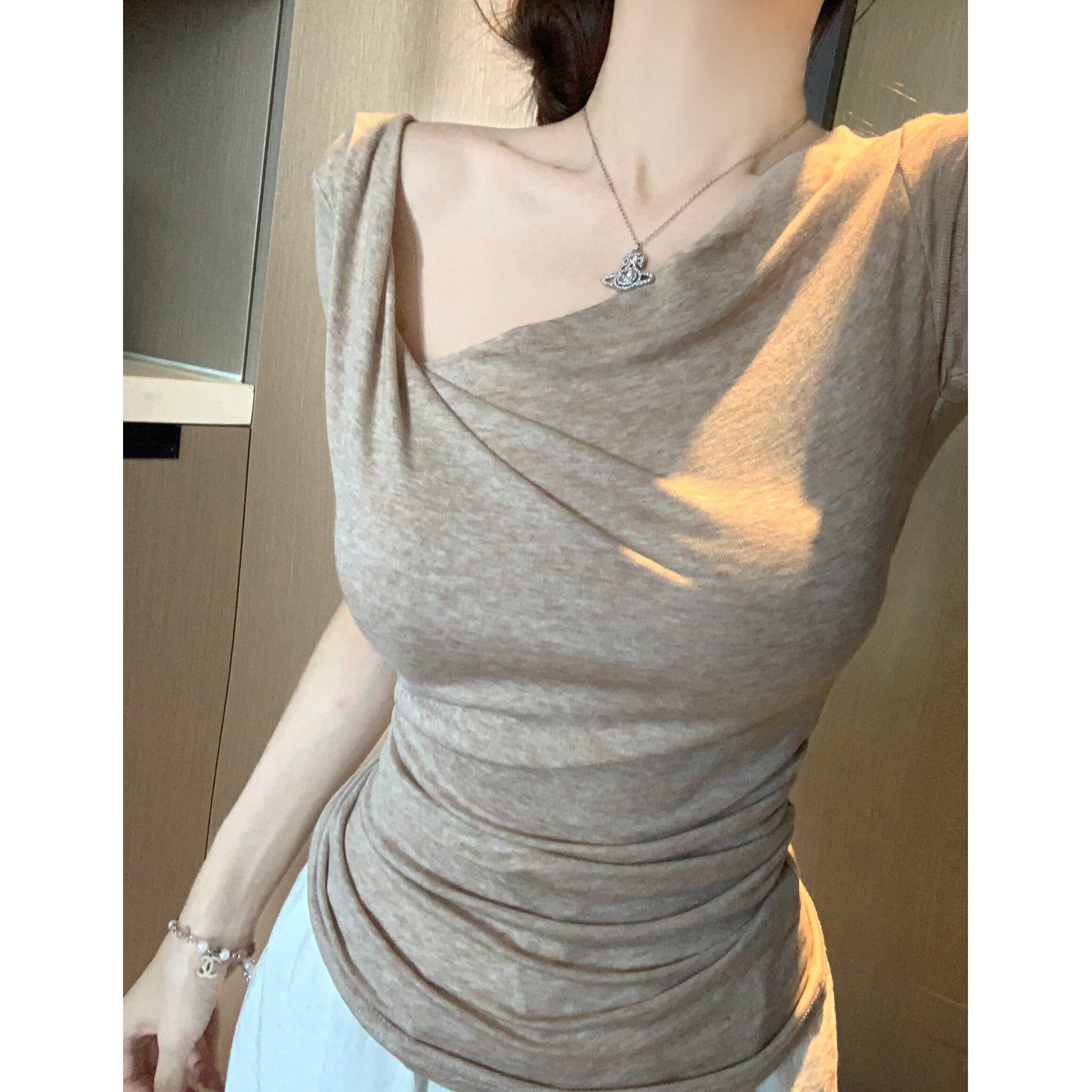 胖mm韩系气质可露肩荡领褶皱显身材短袖T恤女收腰气质绝美上衣潮