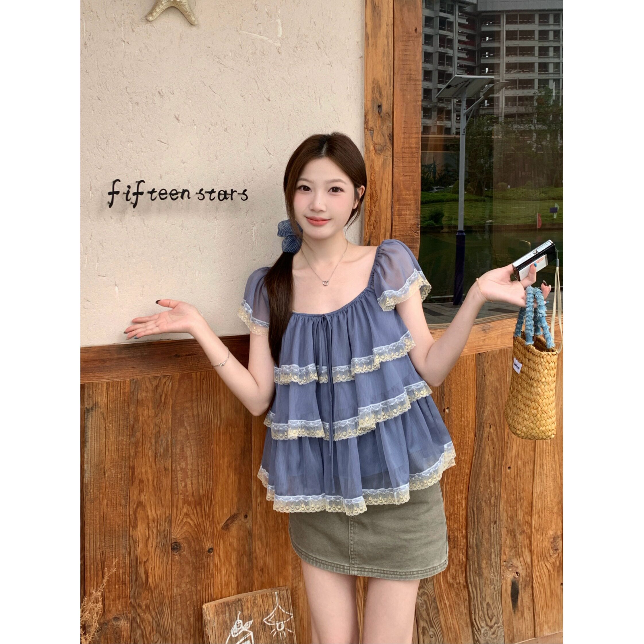 大码胖mm韩系甜美蕾丝花边层层蛋糕娃娃衫女显白减龄方领系带上衣