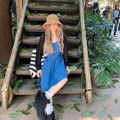 度假风少女感蓝色吊带连衣裙女夏胖MM小个子梨型身材显瘦A字短裙