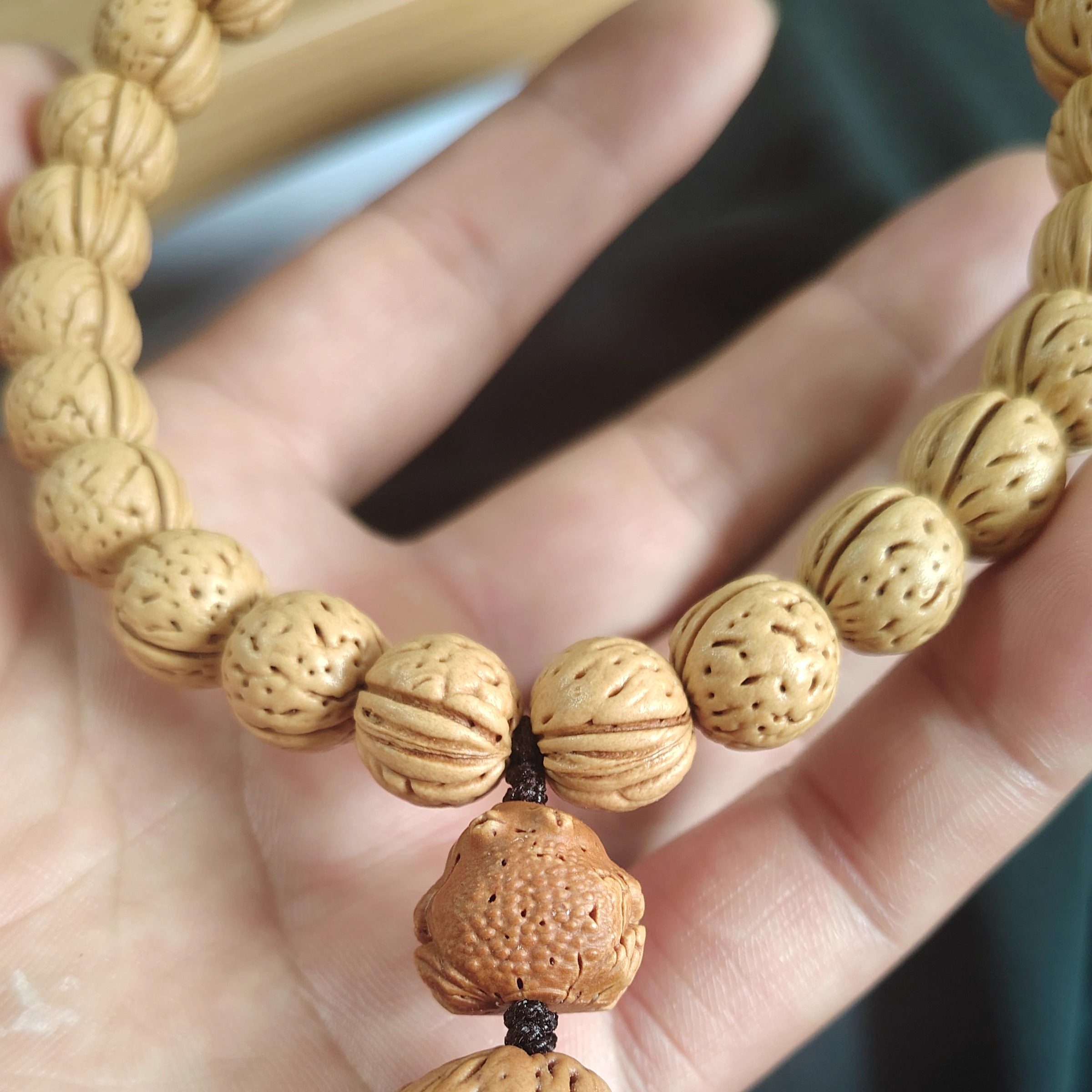 野生矮桩大肚宽脐小桃核手串肌肉蚂蚁纹小金豆脖挂桃核手持吊坠