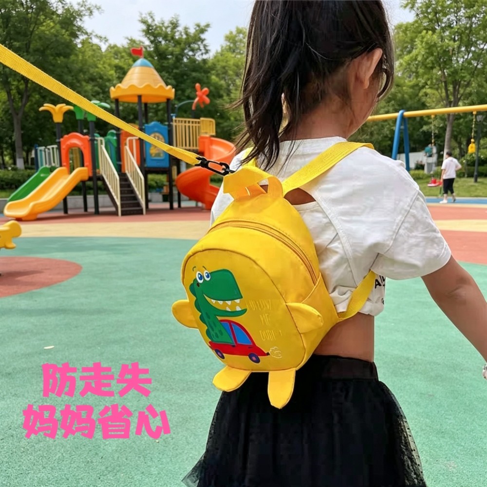 幼儿园宝宝书包新款儿童防走失汽车恐龙印花双肩包男女童出游背包